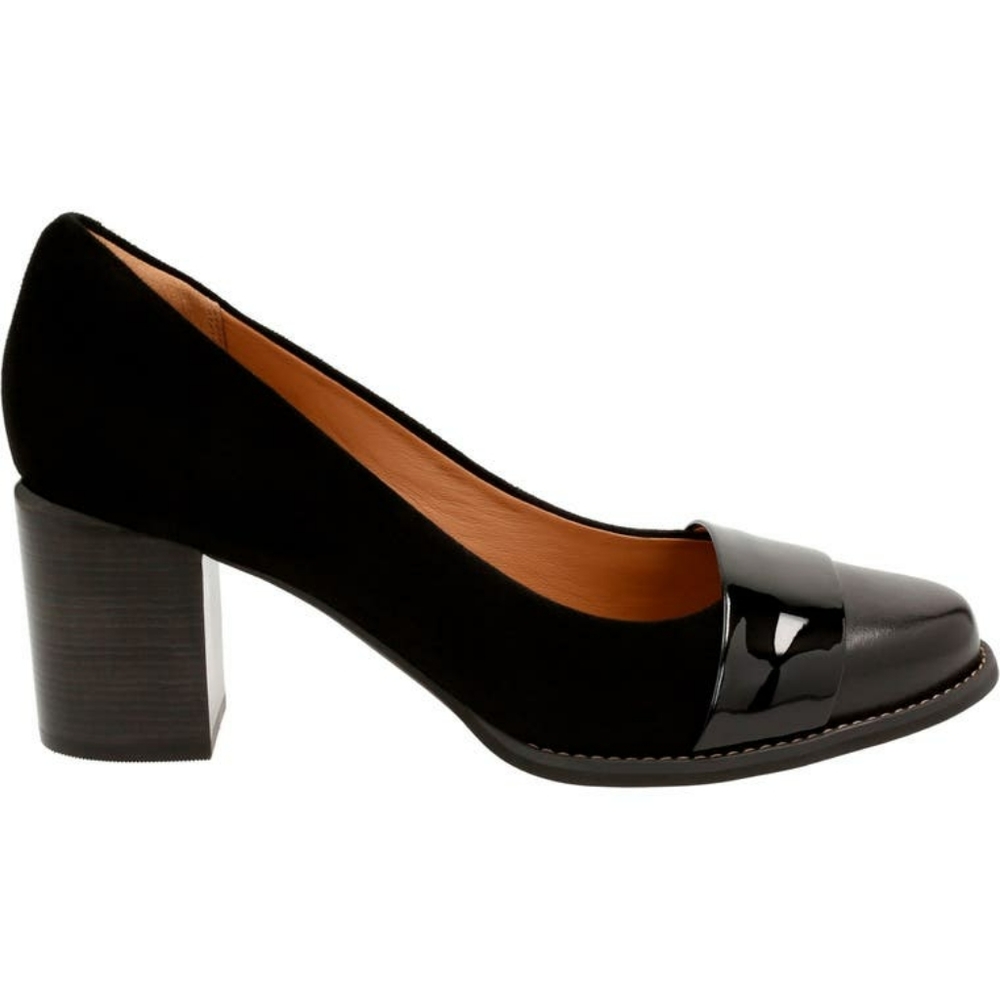 NWOT Clark's Artisan Pumps